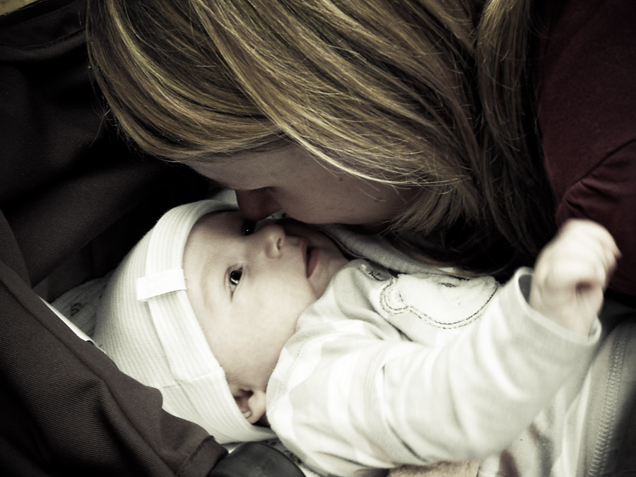 Mit Mama kuscheln Mit Mama kuscheln